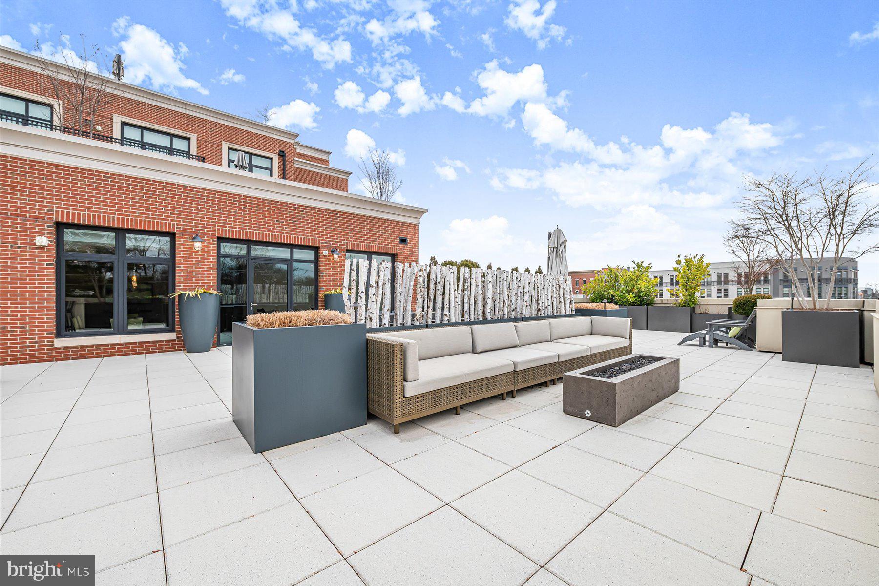 4915 HAMPDEN LANE 405