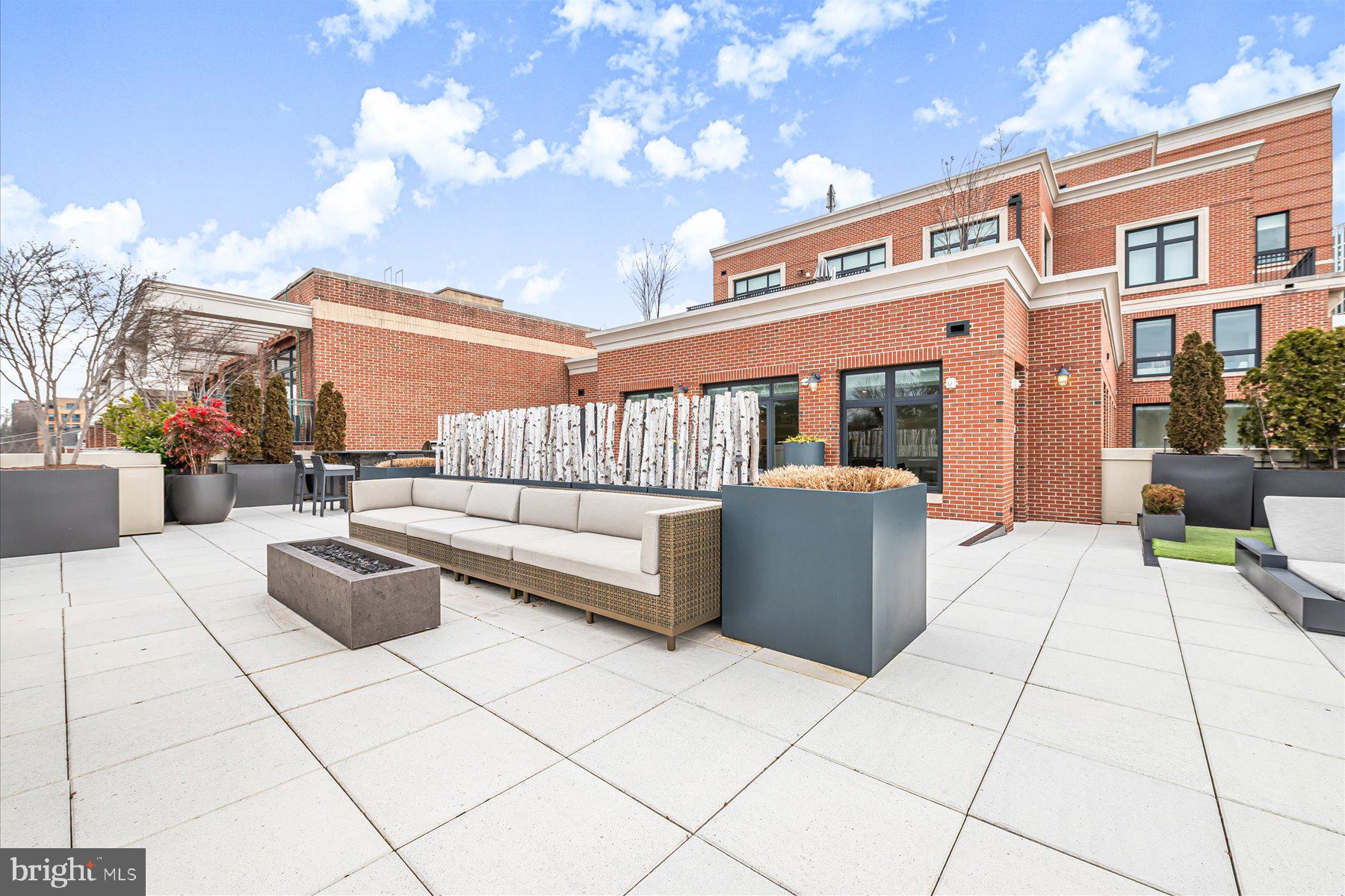 4915 HAMPDEN LANE 405