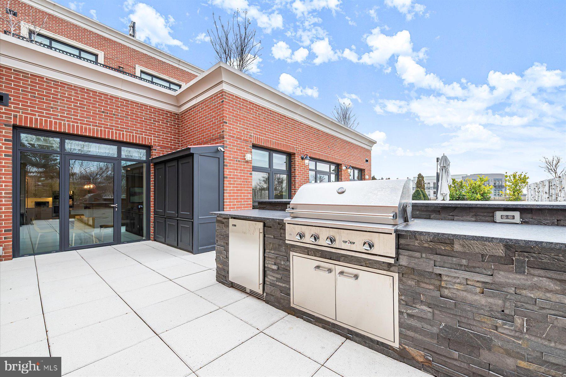 4915 HAMPDEN LANE 405