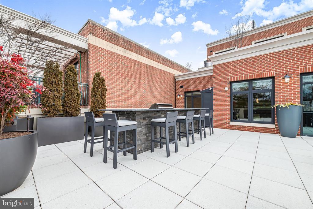 4915 HAMPDEN LANE 405