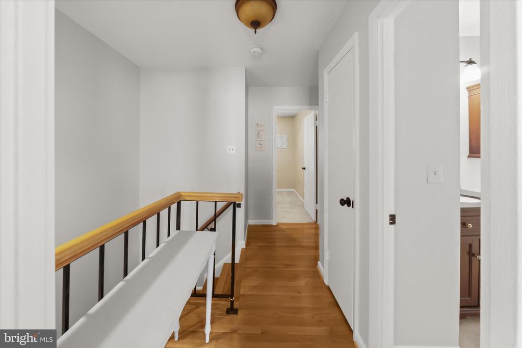 9586 WHITE PILLAR TERRACE