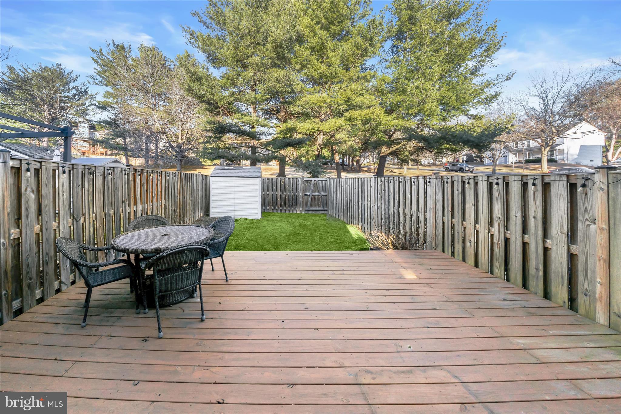 9586 WHITE PILLAR TERRACE