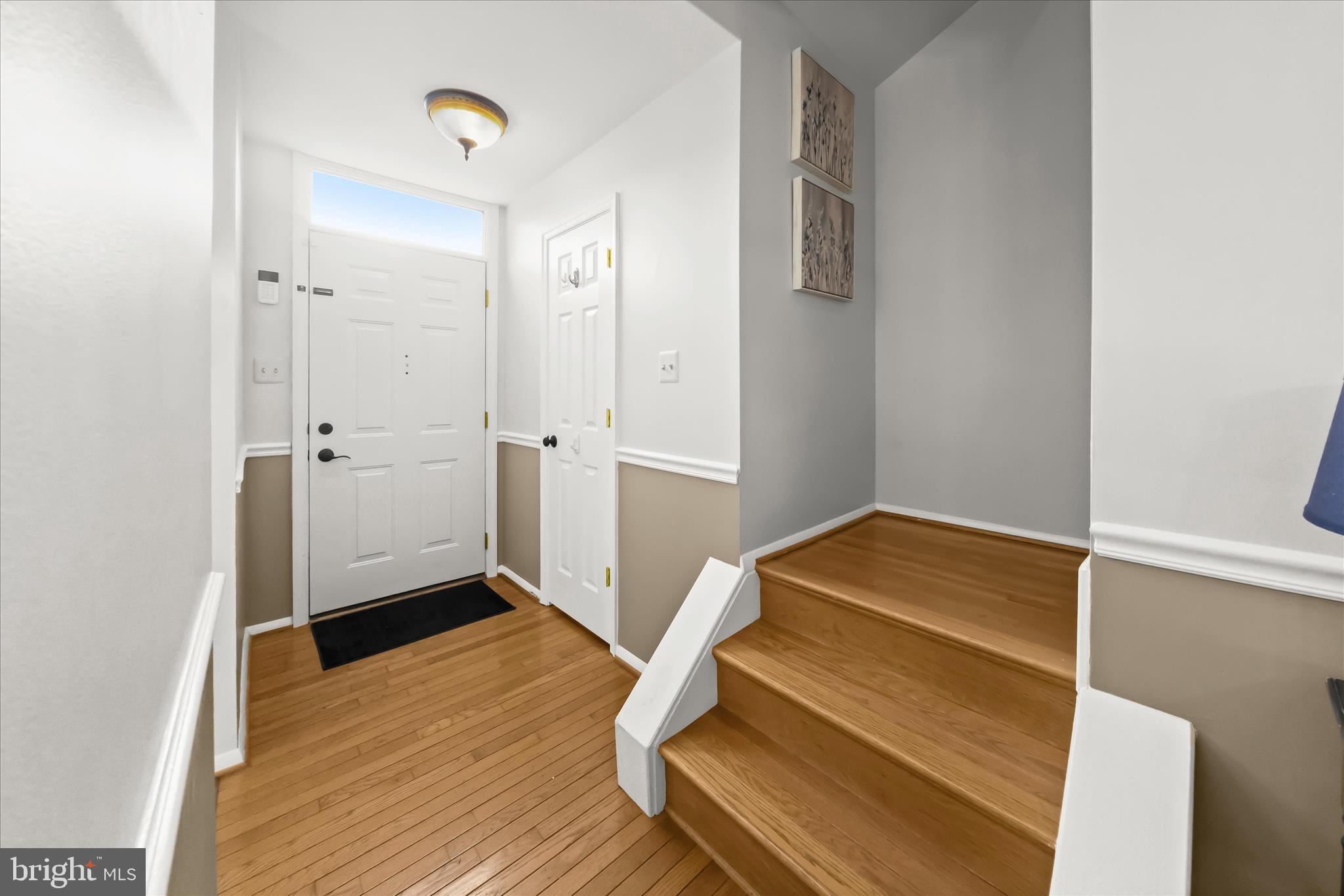 9586 WHITE PILLAR TERRACE