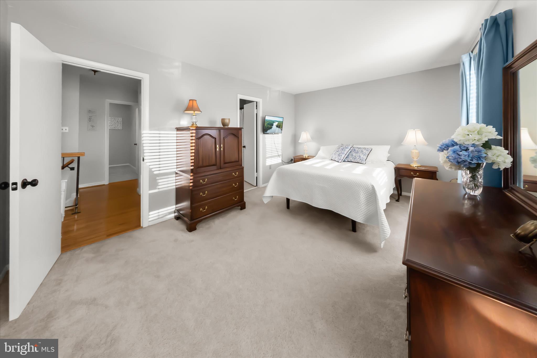 9586 WHITE PILLAR TERRACE