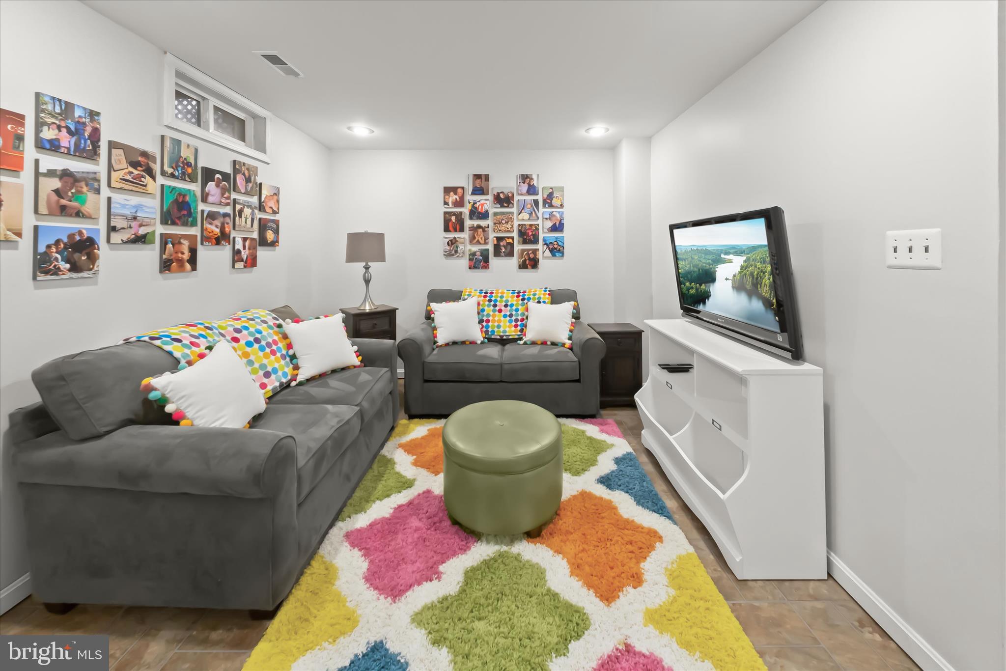 9586 WHITE PILLAR TERRACE