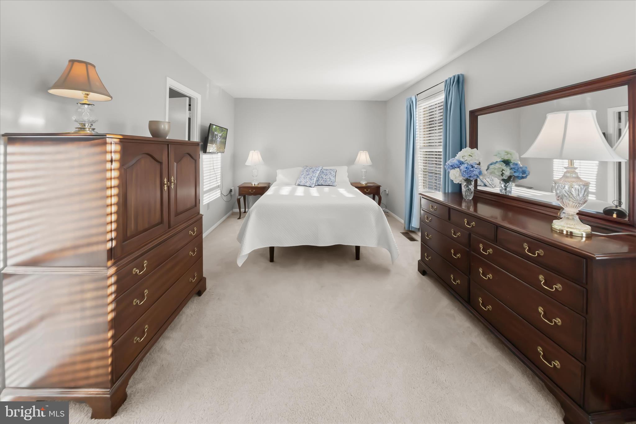 9586 WHITE PILLAR TERRACE