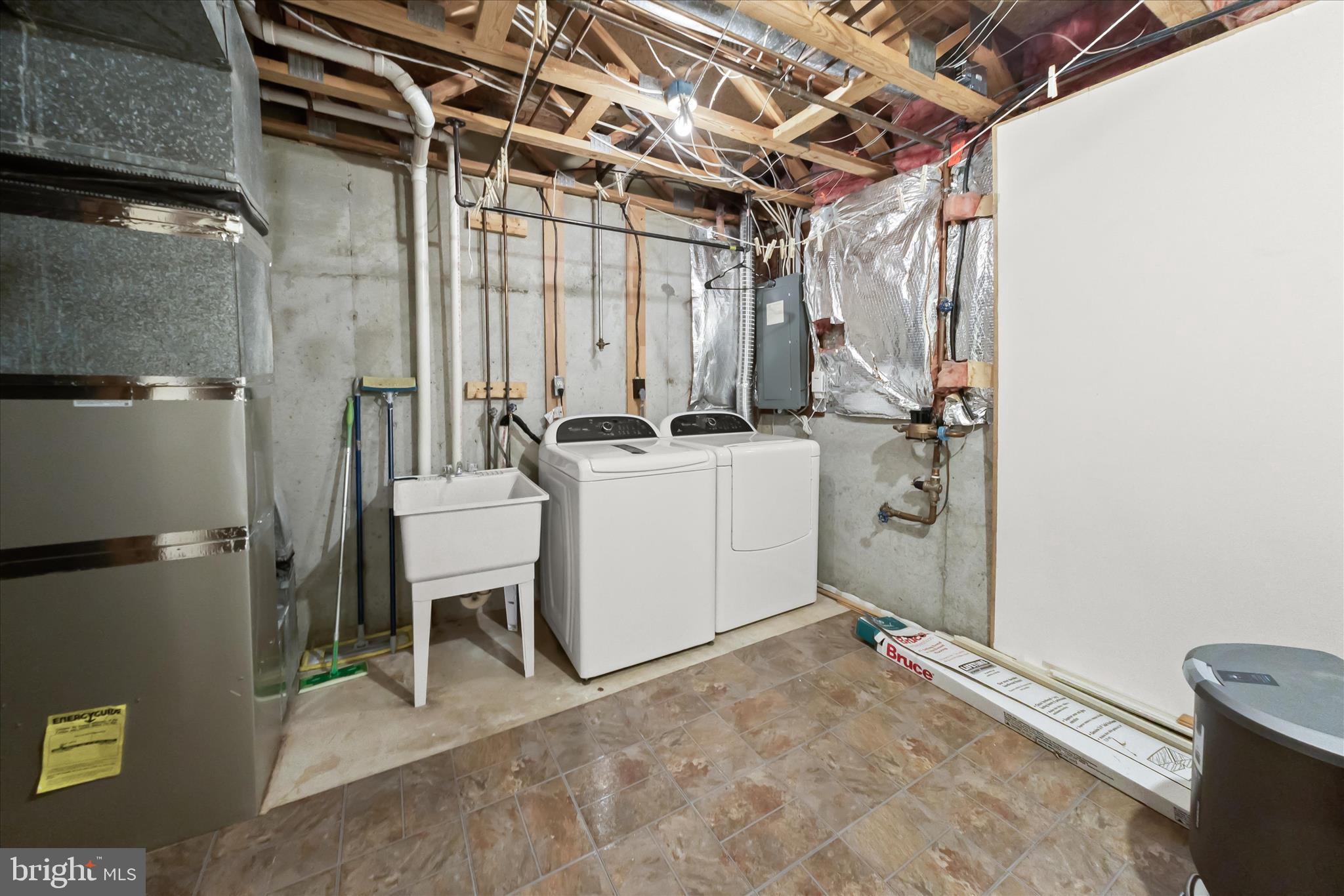 9586 WHITE PILLAR TERRACE