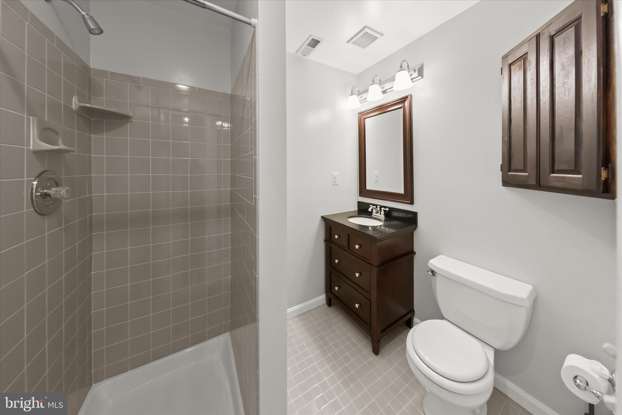 9586 WHITE PILLAR TERRACE