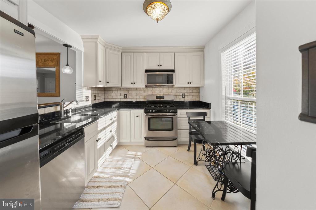 9586 WHITE PILLAR TERRACE