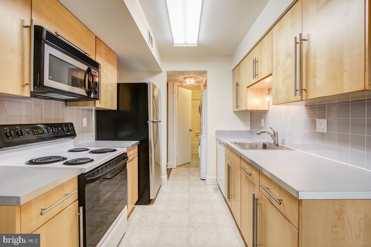 20212 SHIPLEY TERRACE 8-A-101