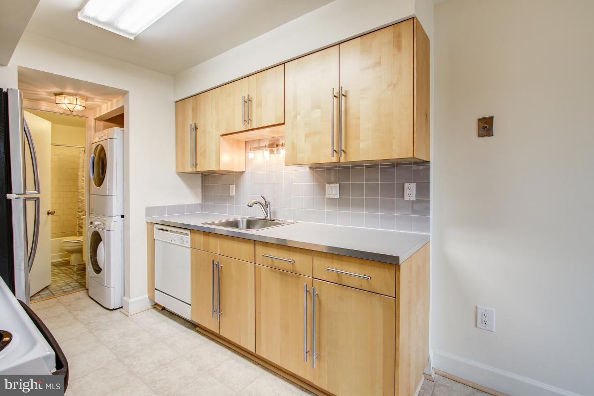 20212 SHIPLEY TERRACE 8-A-101