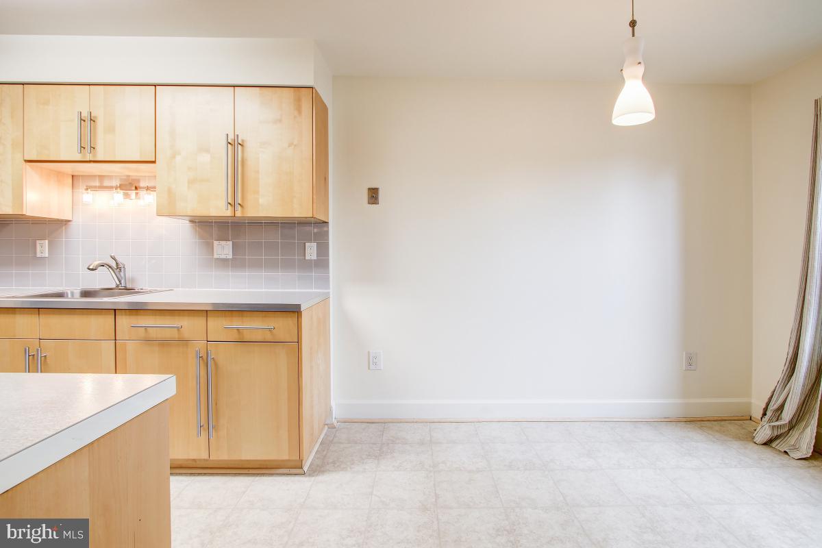 20212 SHIPLEY TERRACE 8-A-101