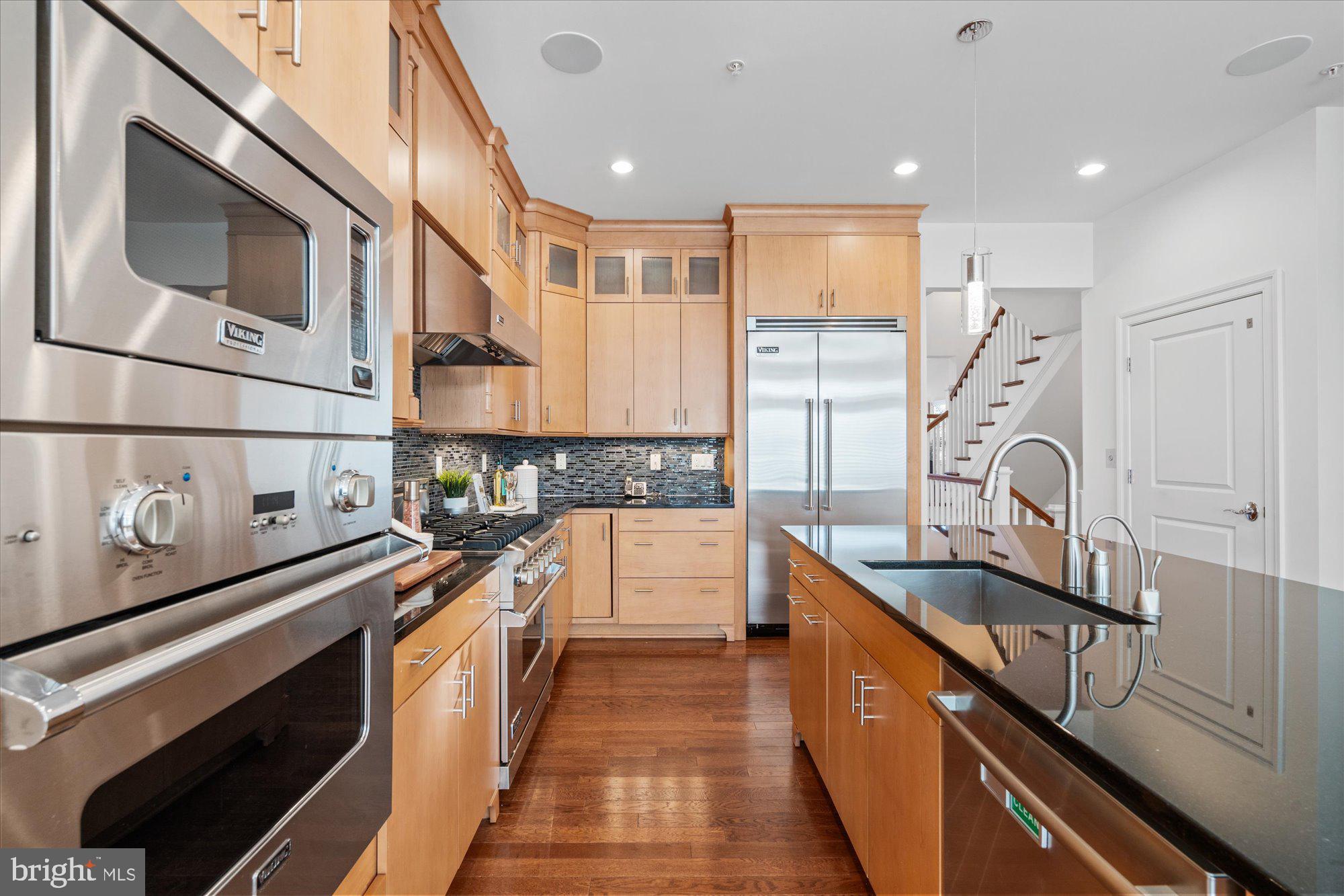 5226 STRATHMORE AVENUE