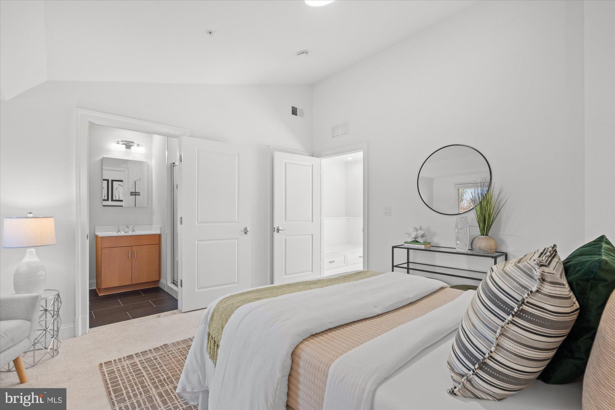 5226 STRATHMORE AVENUE