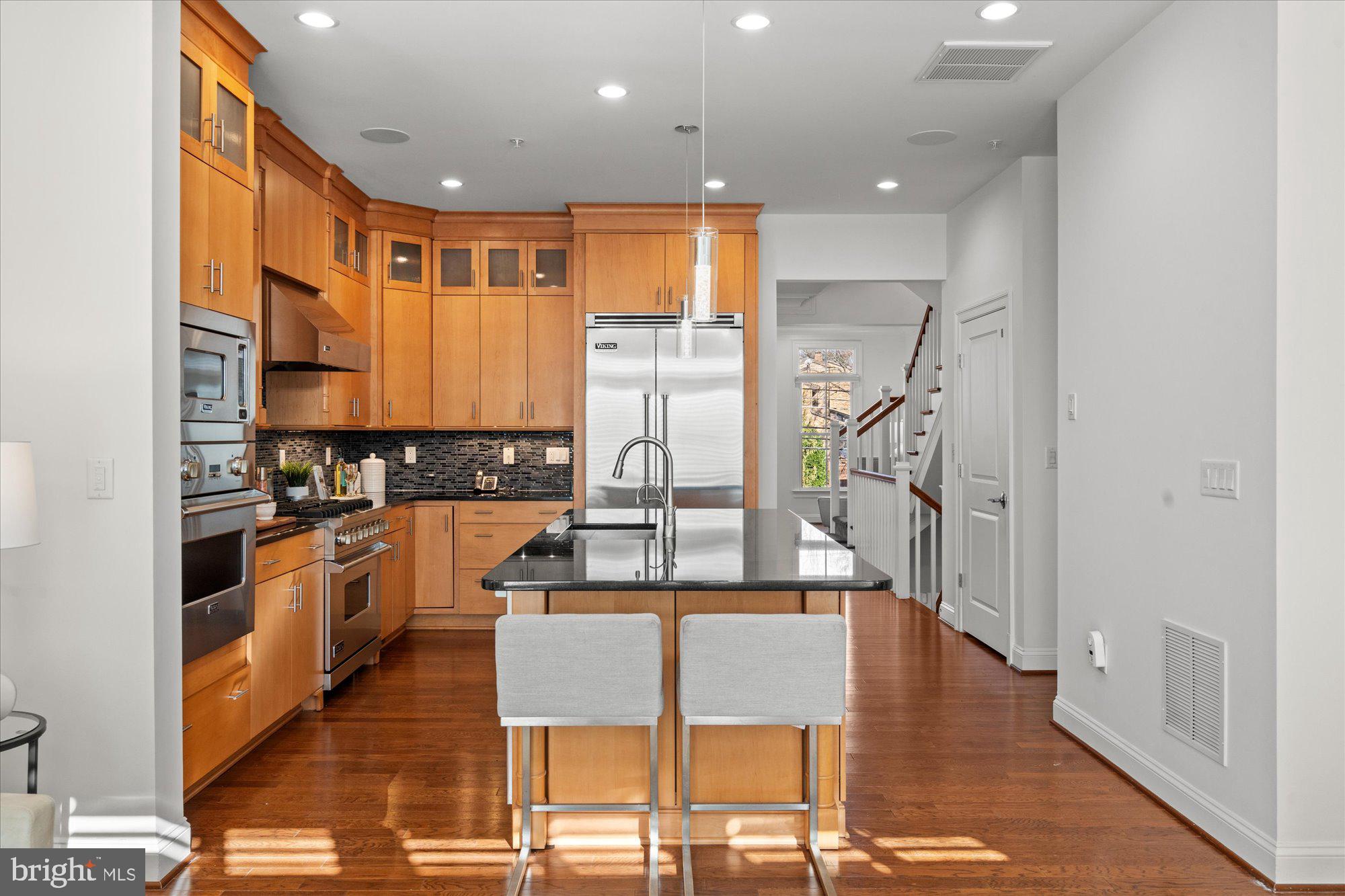 5226 STRATHMORE AVENUE