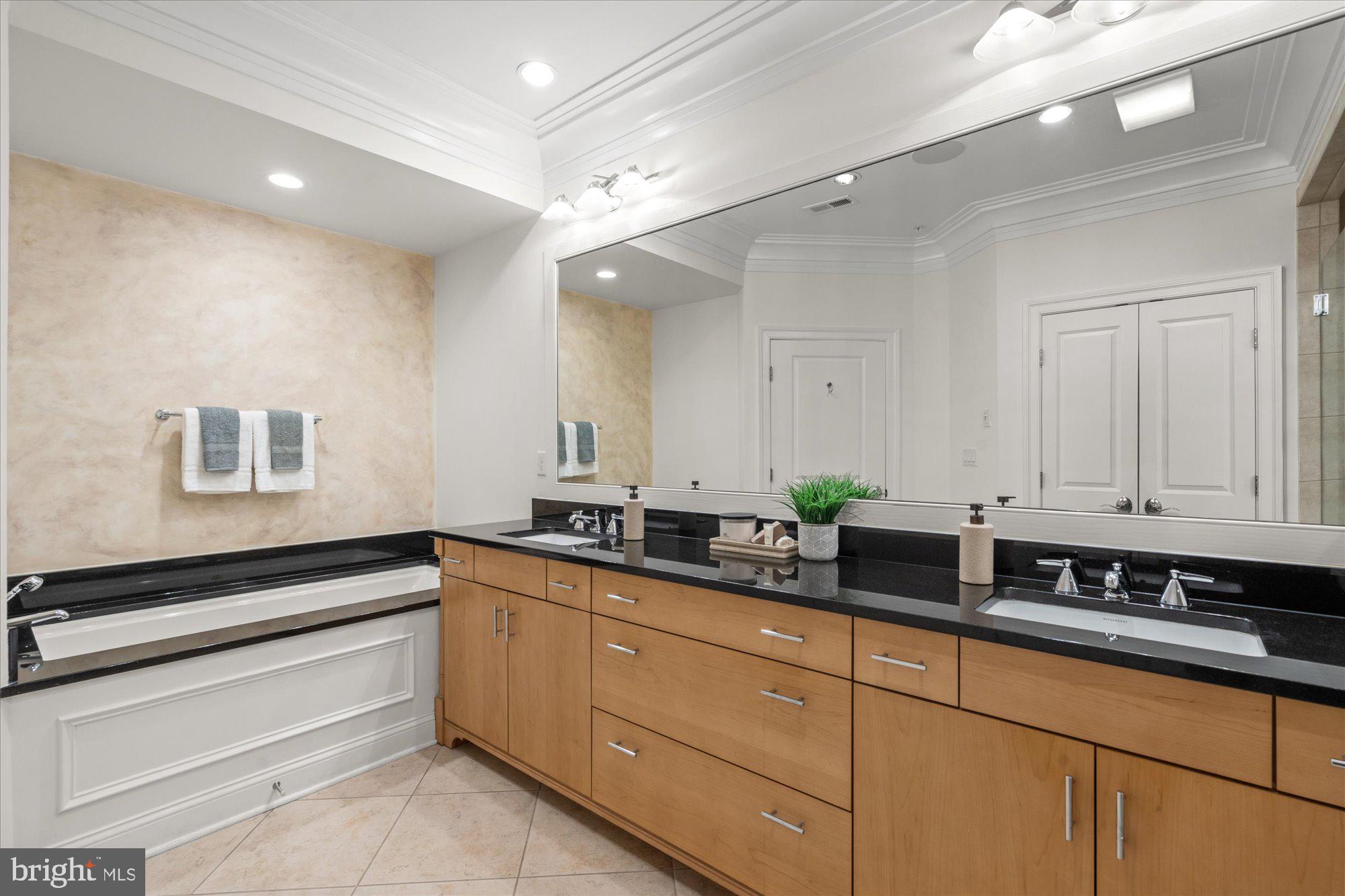 5226 STRATHMORE AVENUE