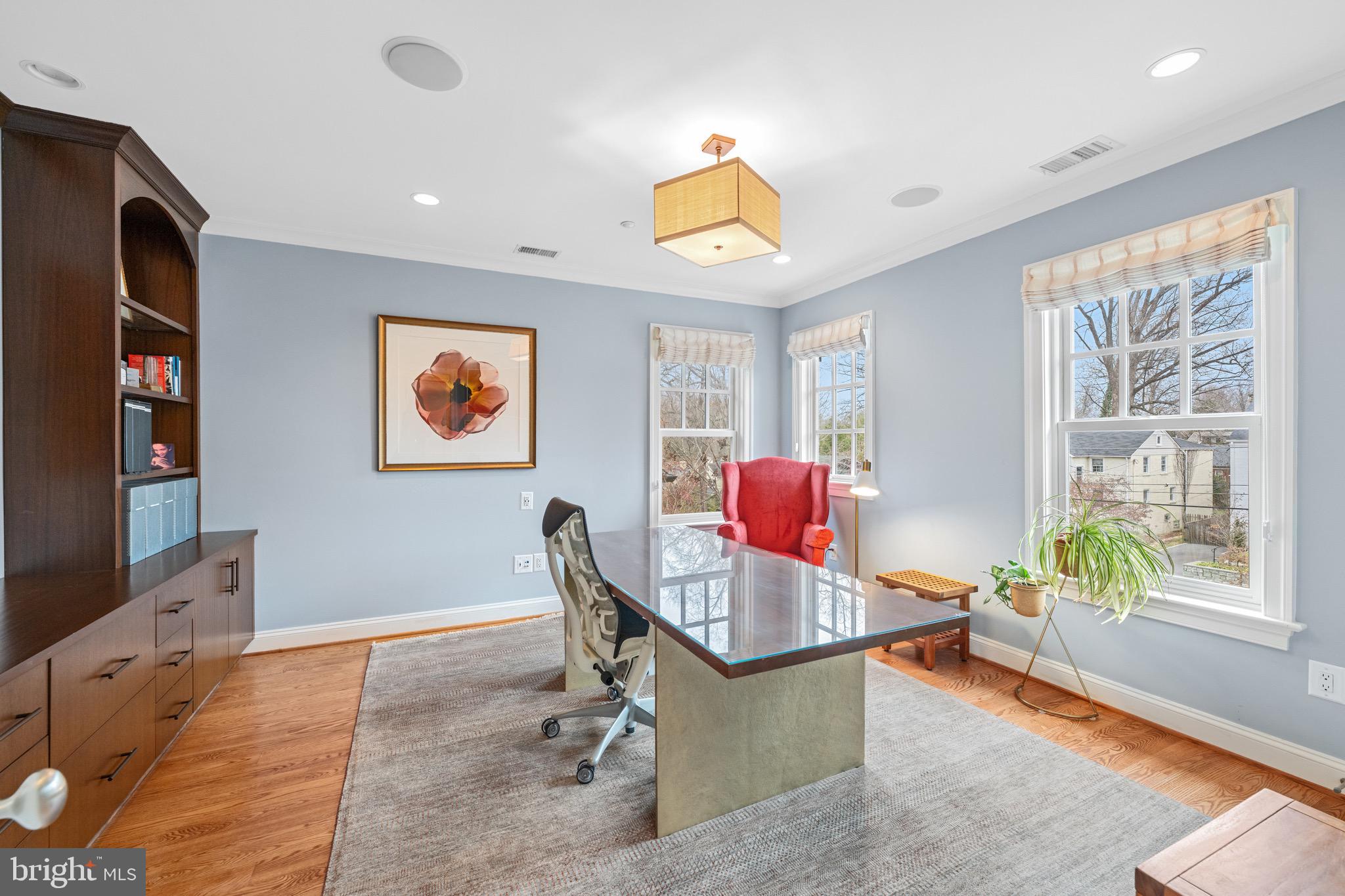 4822 DRUMMOND AVENUE