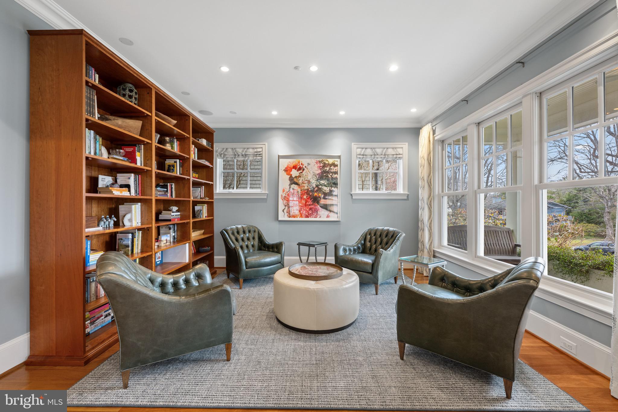 4822 DRUMMOND AVENUE