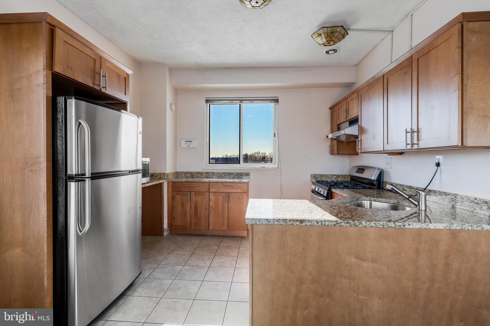 10201 GROSVENOR PLACE 204