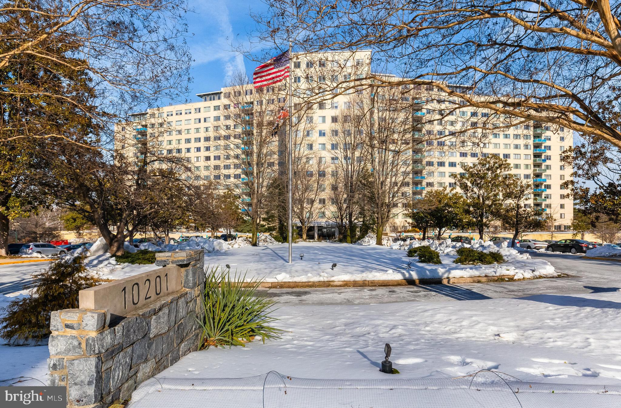 10201 GROSVENOR PLACE 204