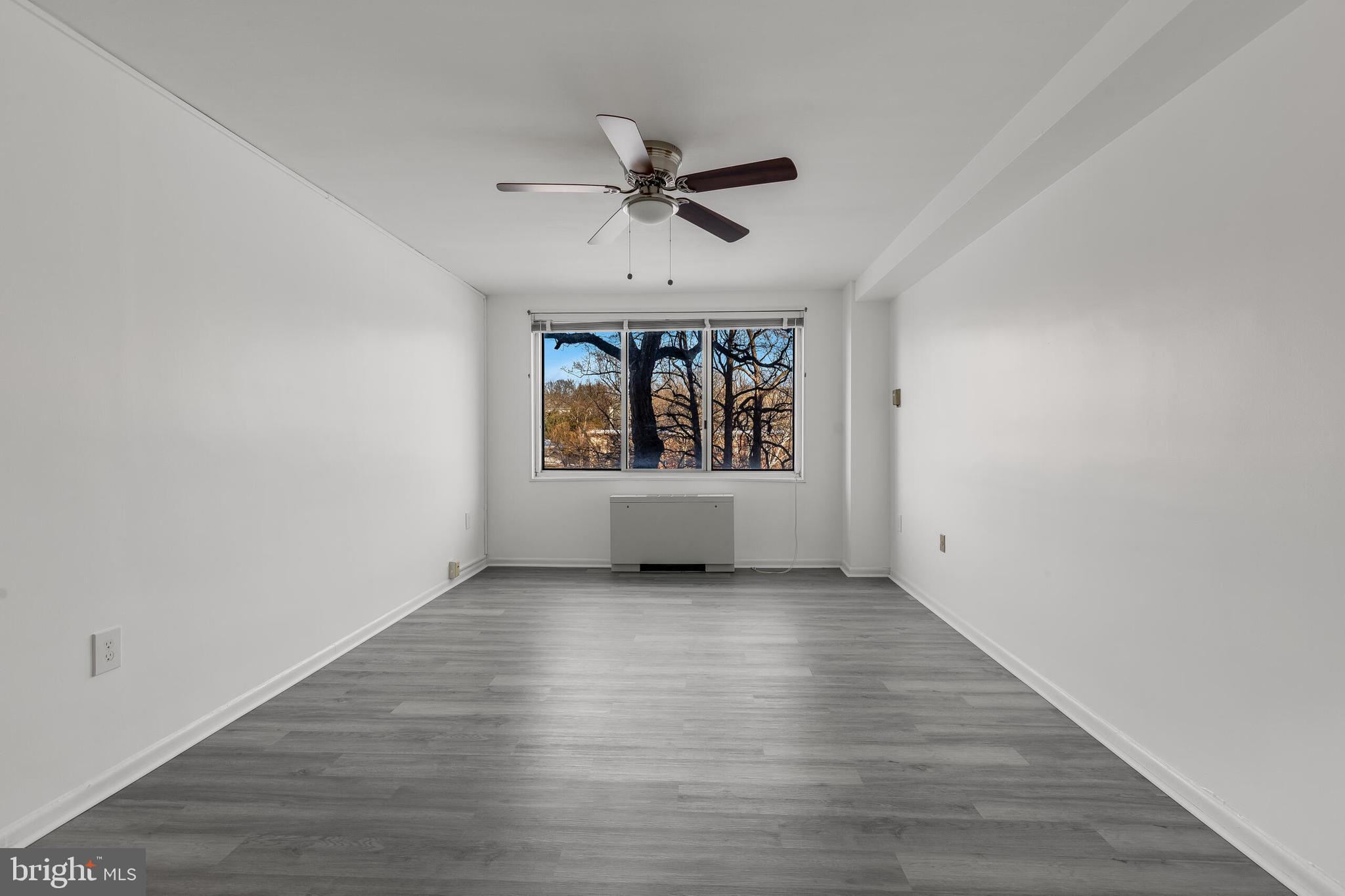 10201 GROSVENOR PLACE 204