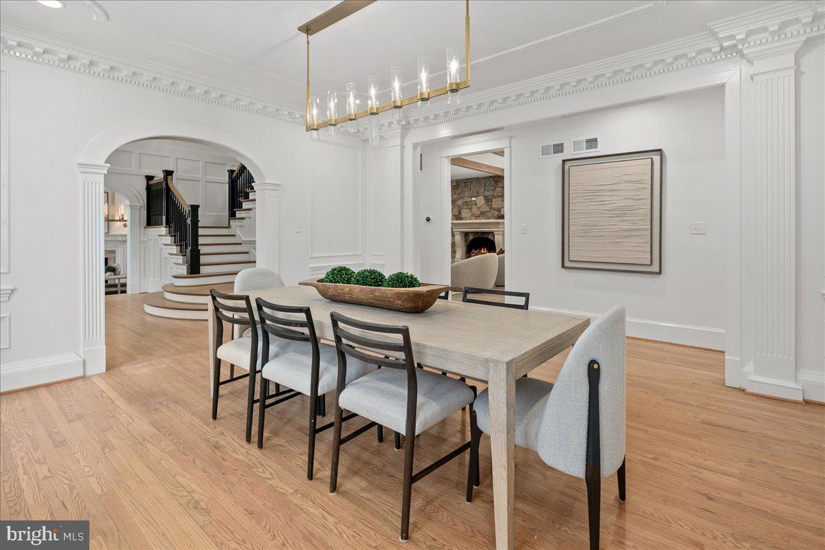 10816 BARN WOOD LANE