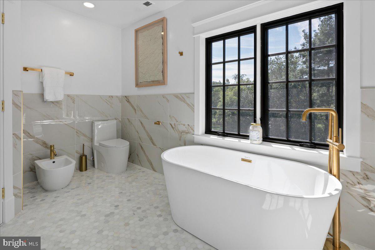 10816 BARN WOOD LANE