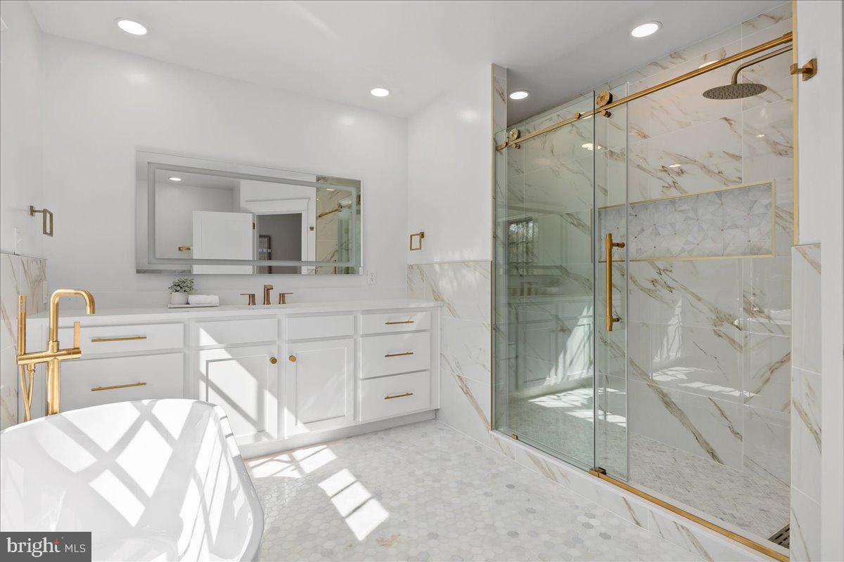 10816 BARN WOOD LANE