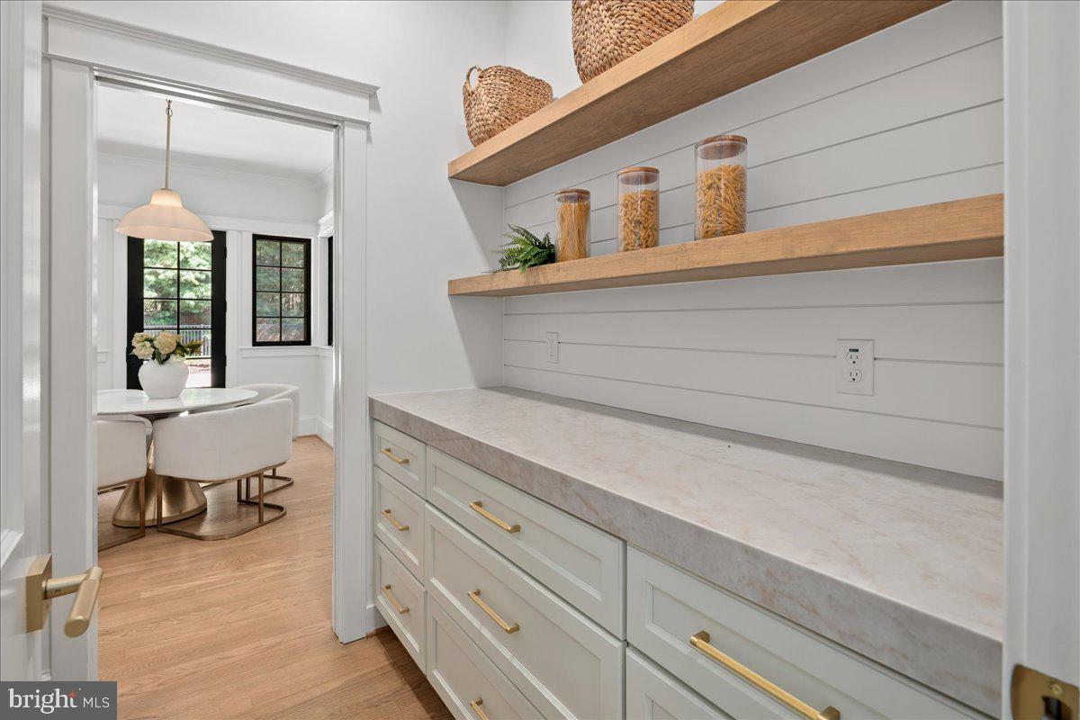 10816 BARN WOOD LANE