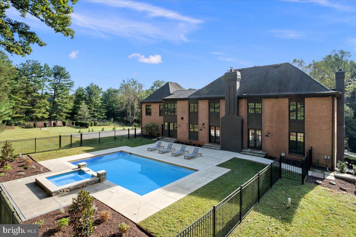 10816 BARN WOOD LANE