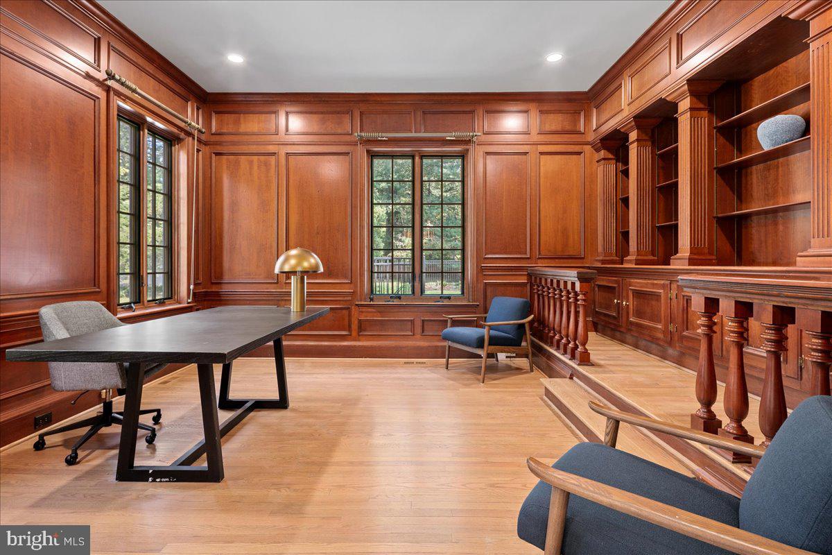 10816 BARN WOOD LANE