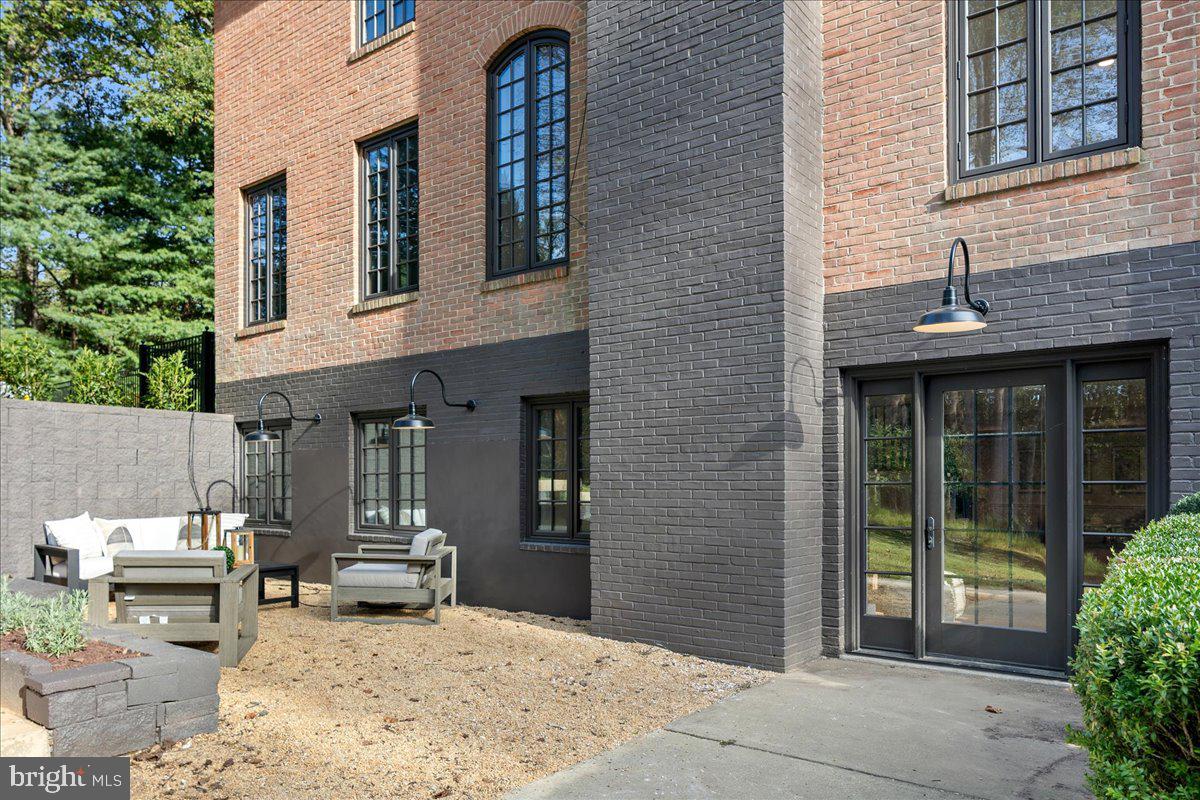 10816 BARN WOOD LANE