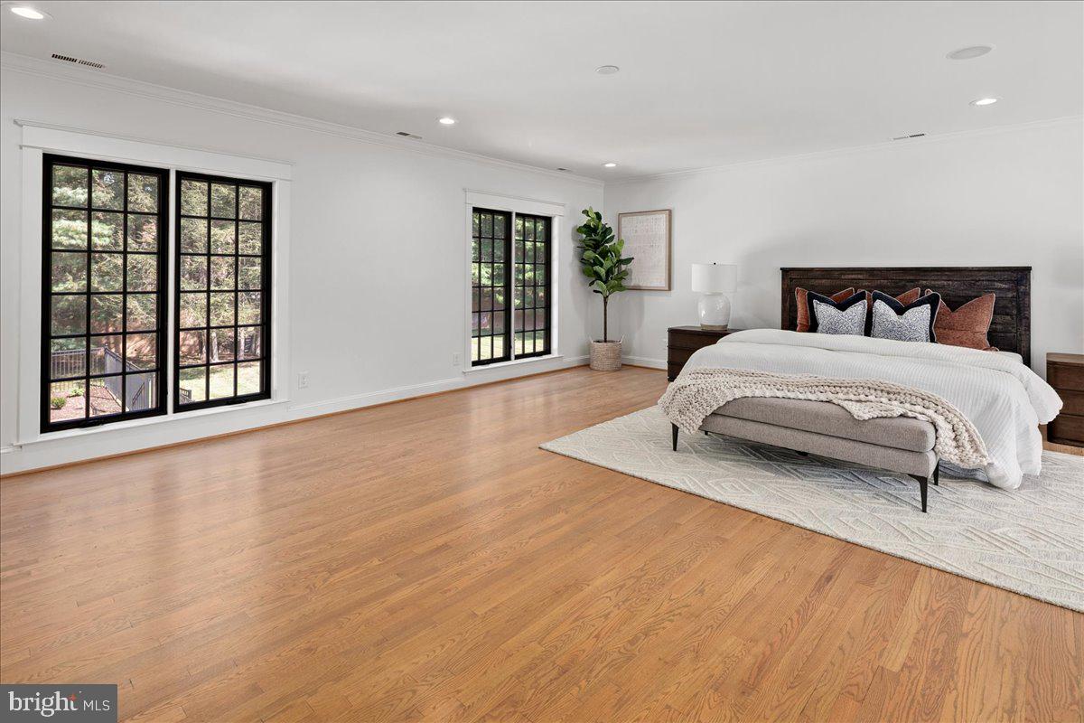 10816 BARN WOOD LANE