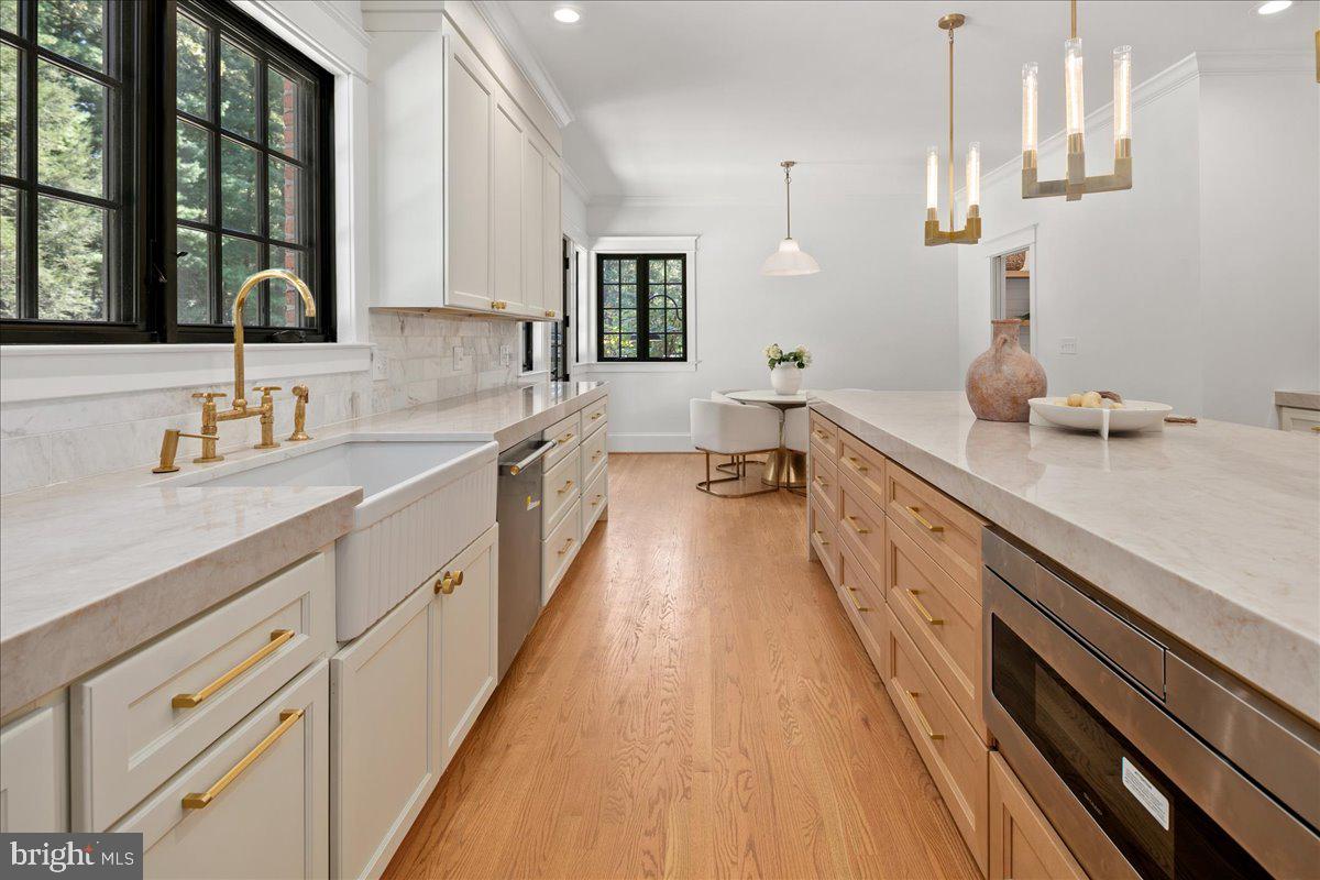 10816 BARN WOOD LANE