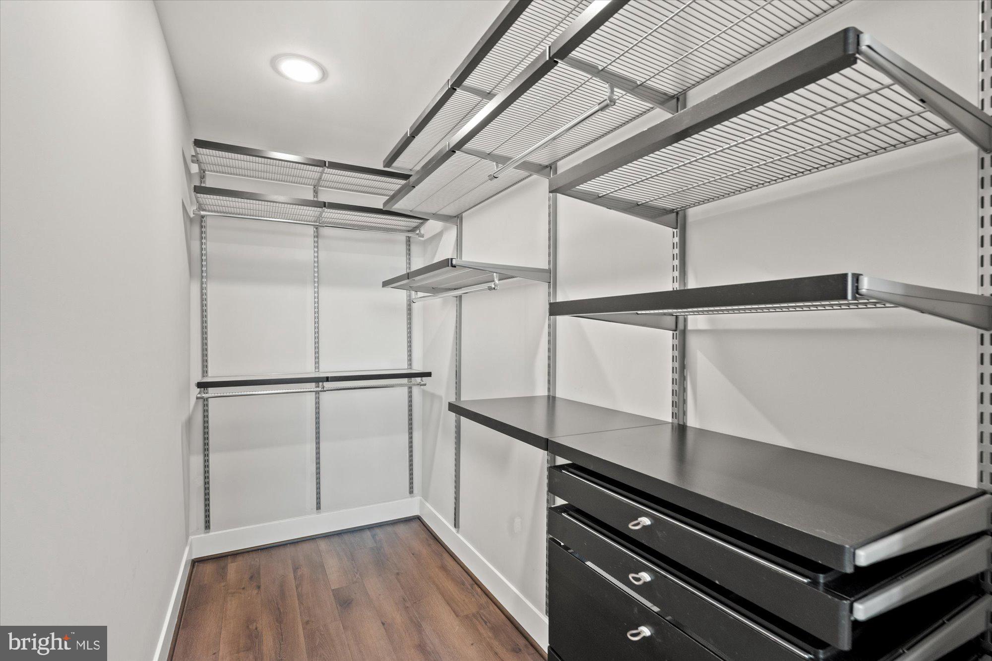 930 ROSE AVENUE 1704