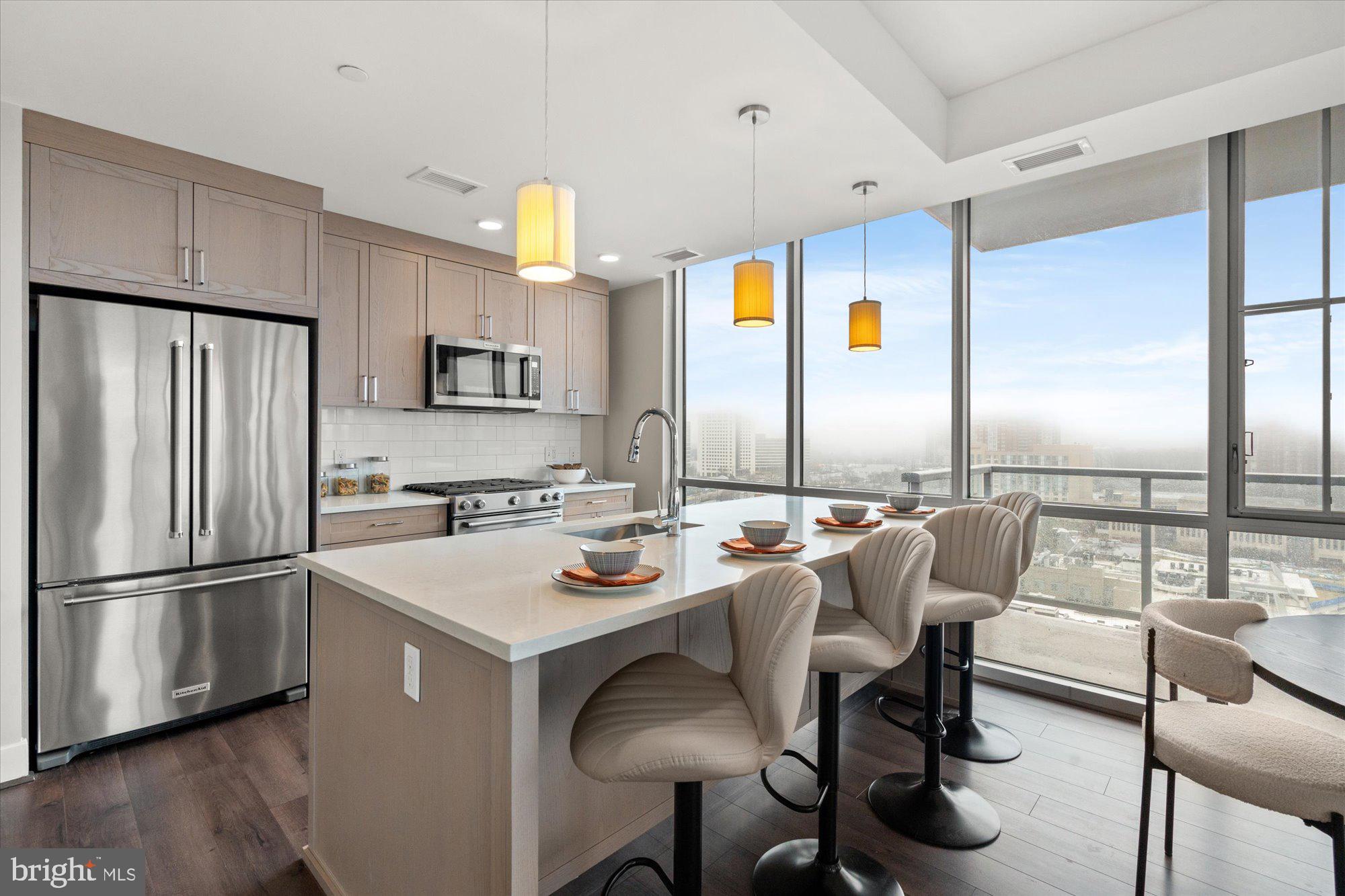 930 ROSE AVENUE 1704