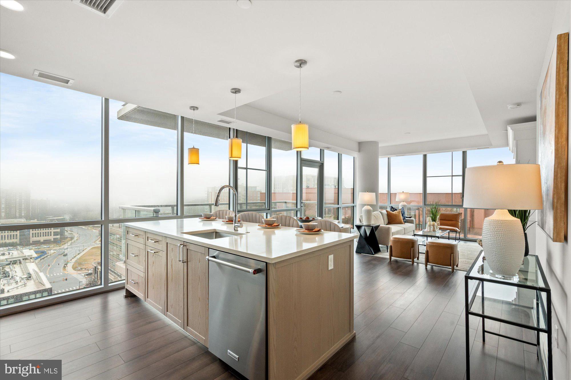 930 ROSE AVENUE 1704