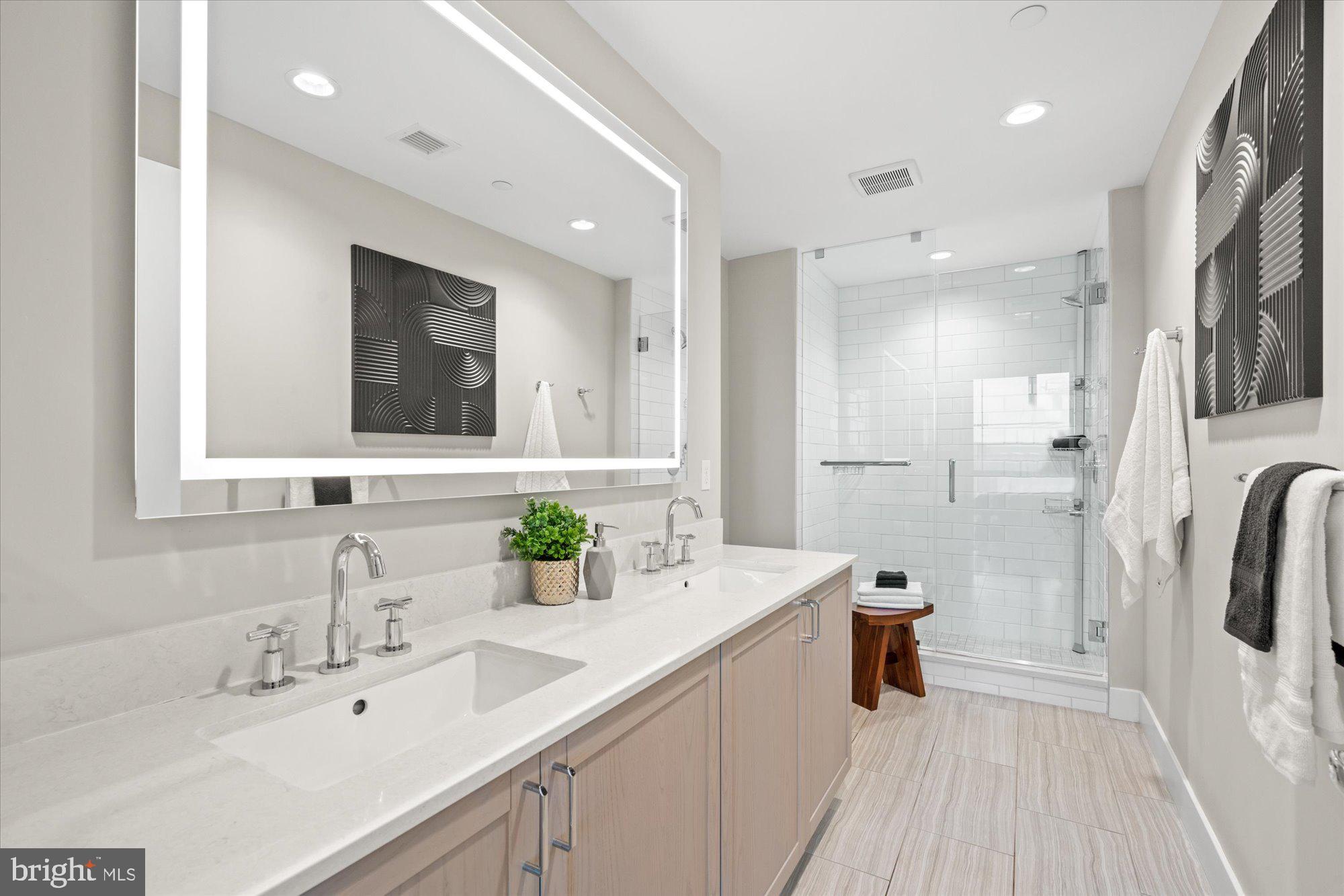 930 ROSE AVENUE 1704