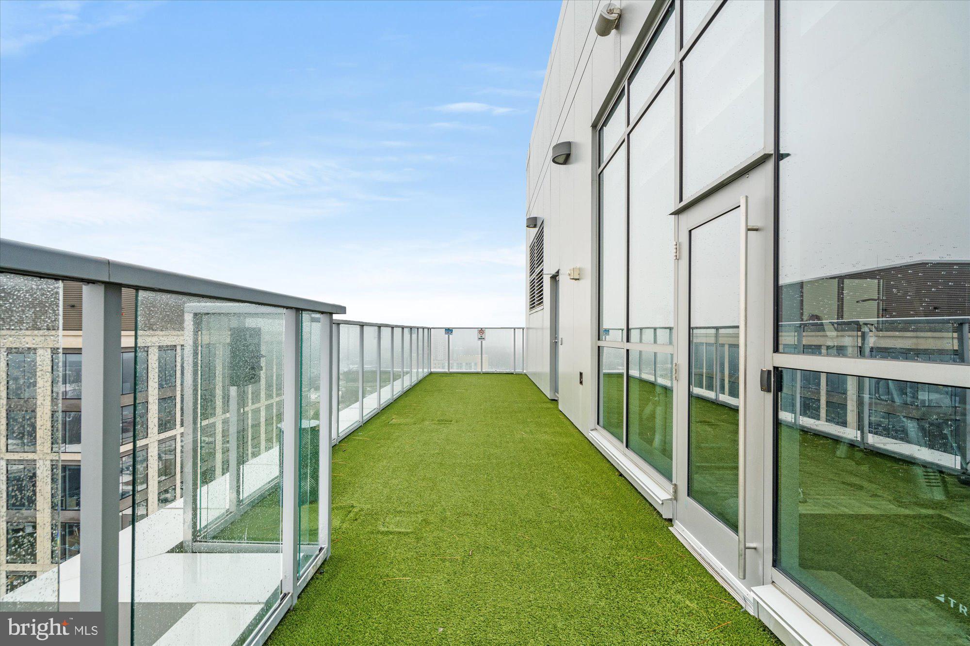 930 ROSE AVENUE 1704