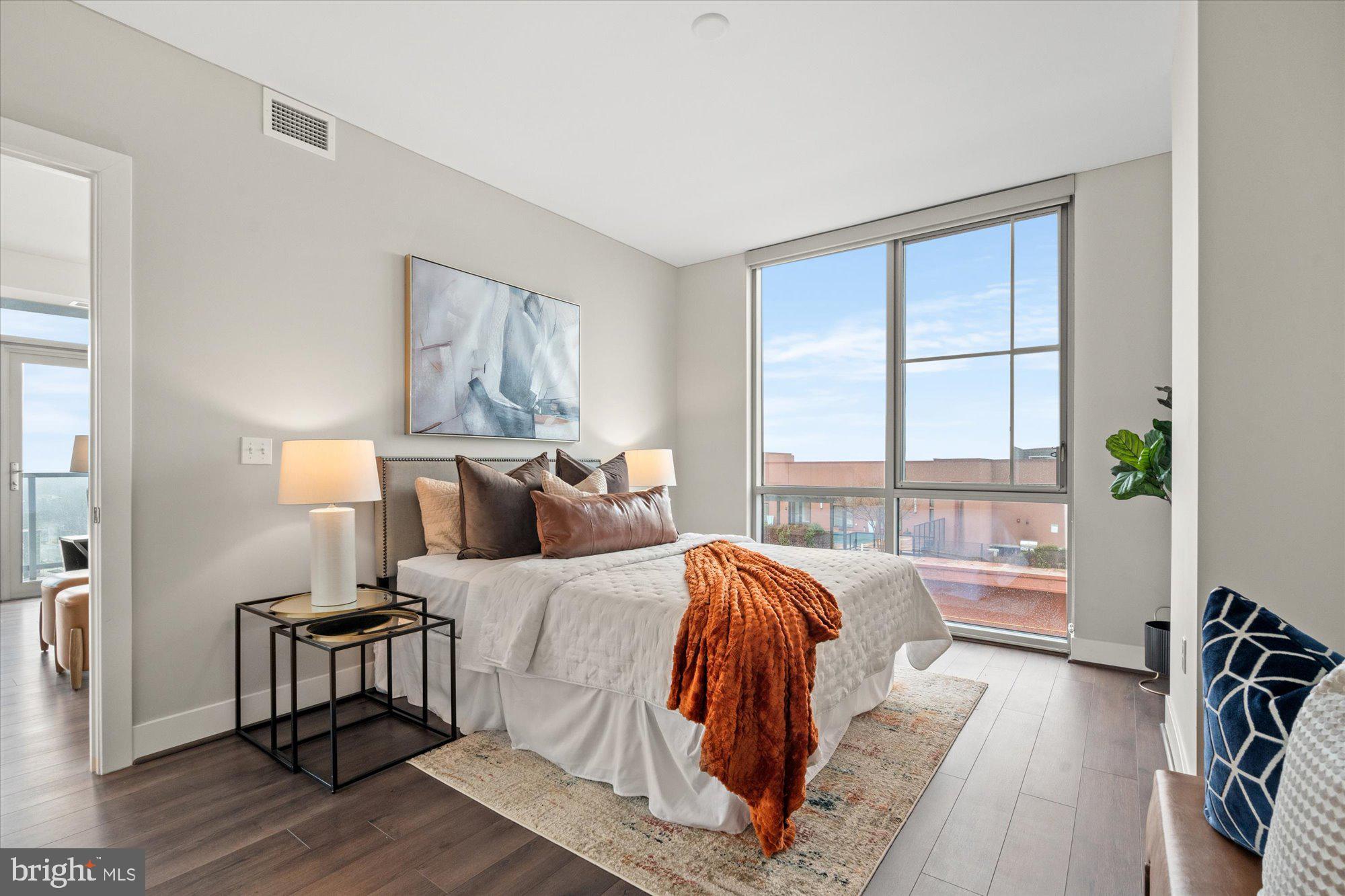 930 ROSE AVENUE 1704