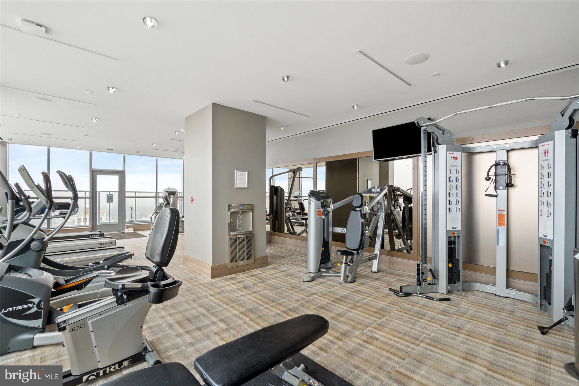 930 ROSE AVENUE 1704