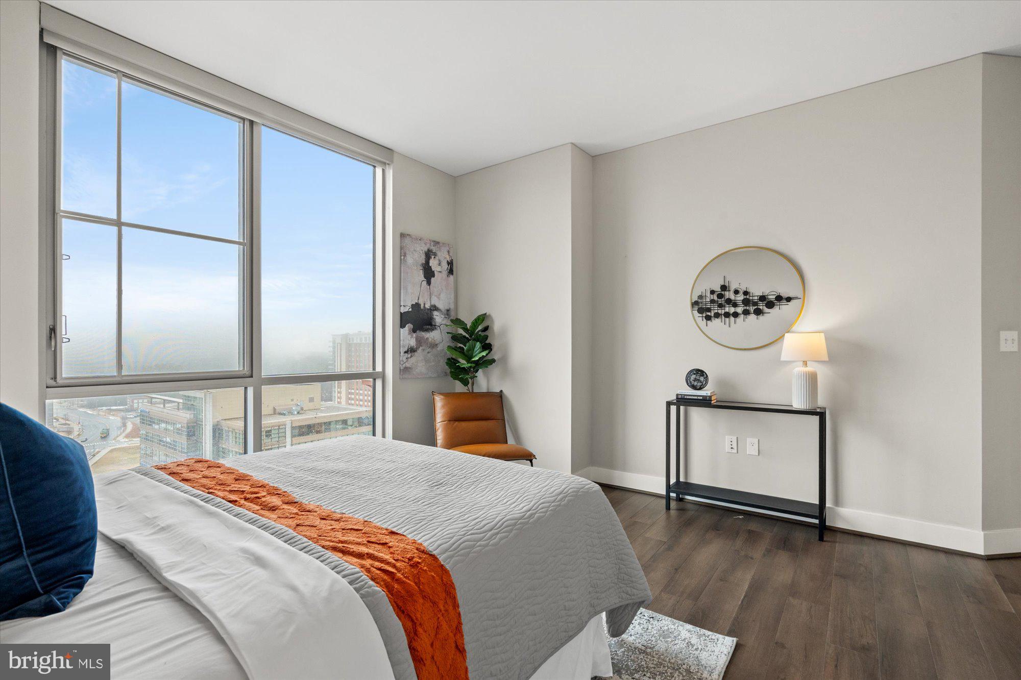 930 ROSE AVENUE 1704