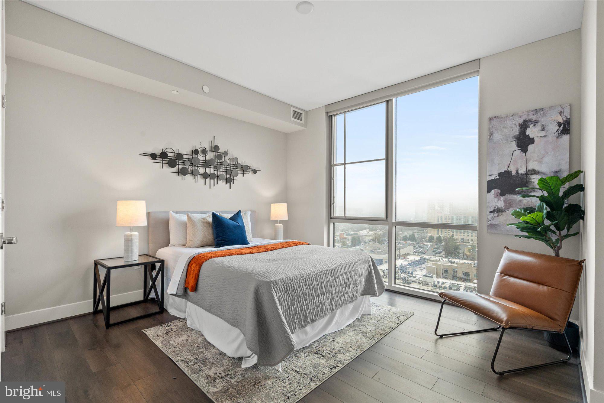 930 ROSE AVENUE 1704