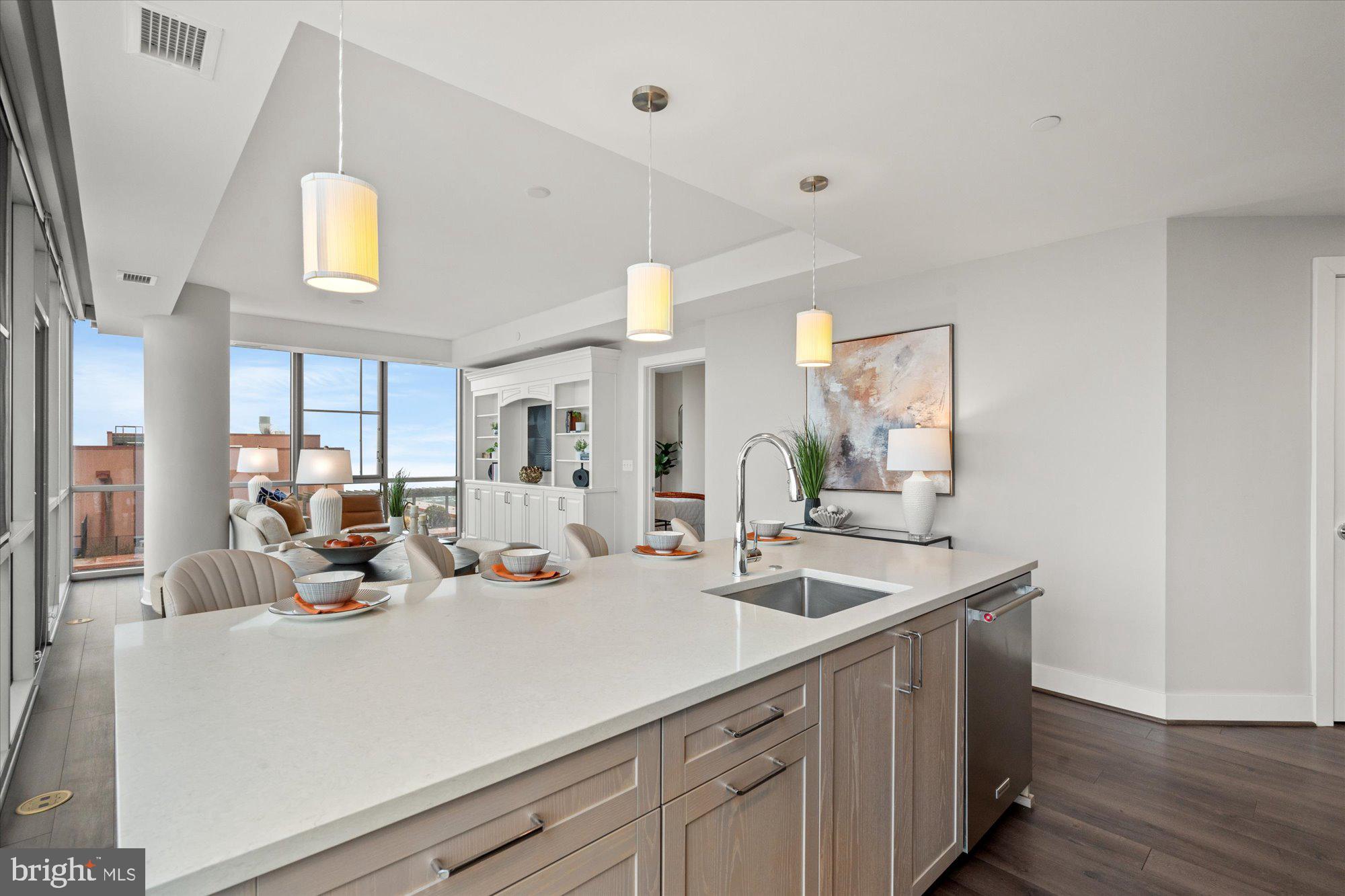 930 ROSE AVENUE 1704