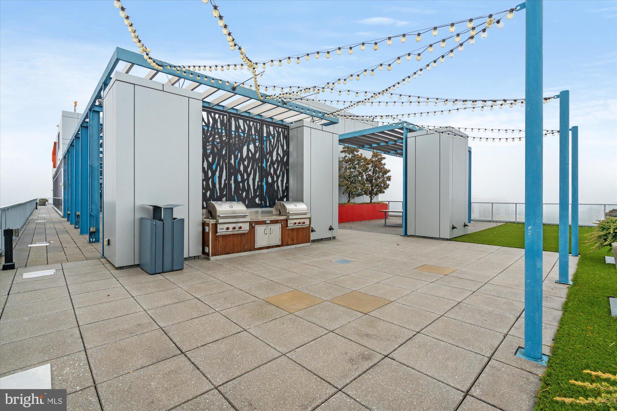 930 ROSE AVENUE 1704