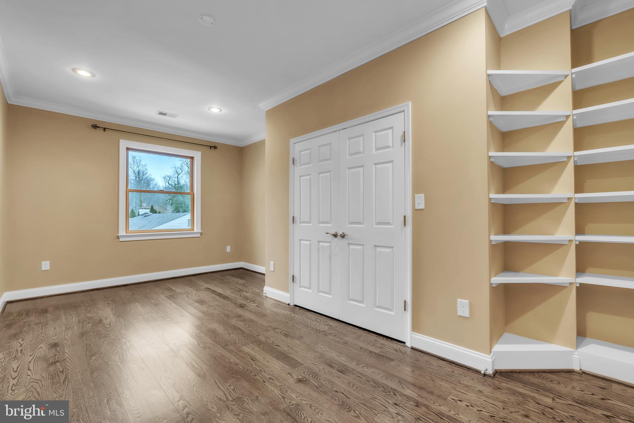 6415 BRADLEY BOULEVARD