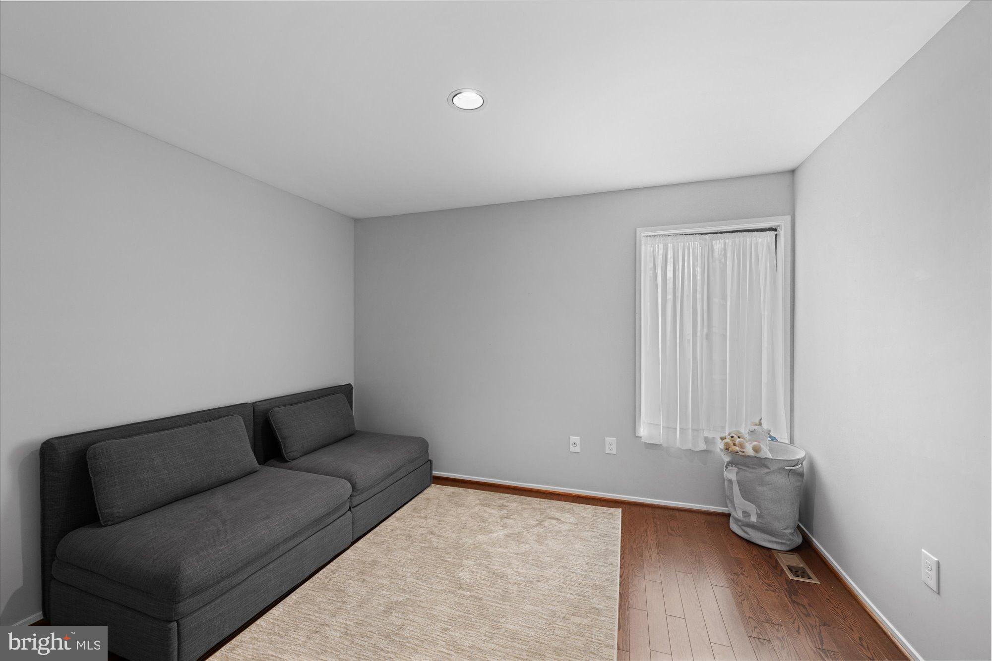 2519 OAKENSHIELD DRIVE