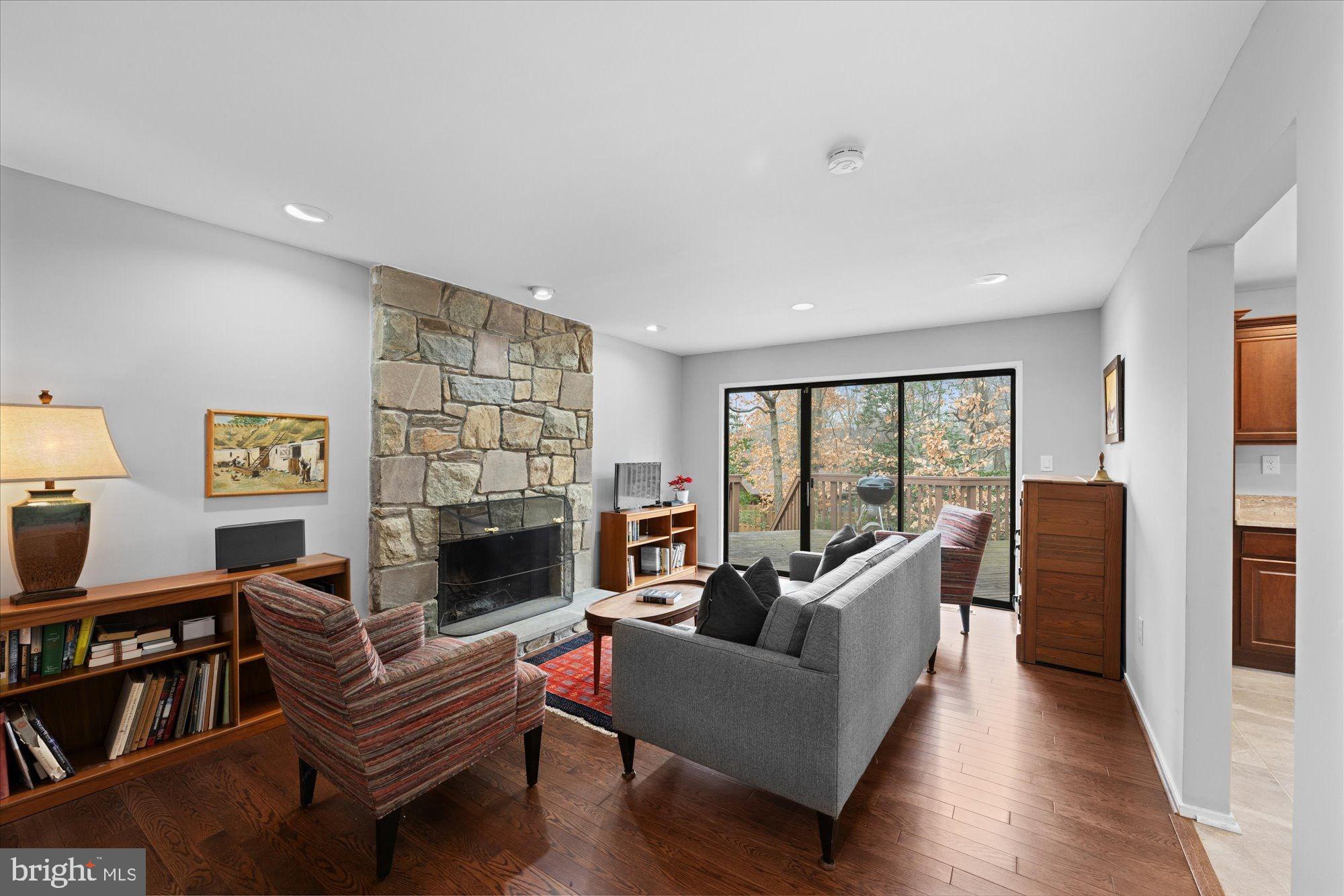 2519 OAKENSHIELD DRIVE