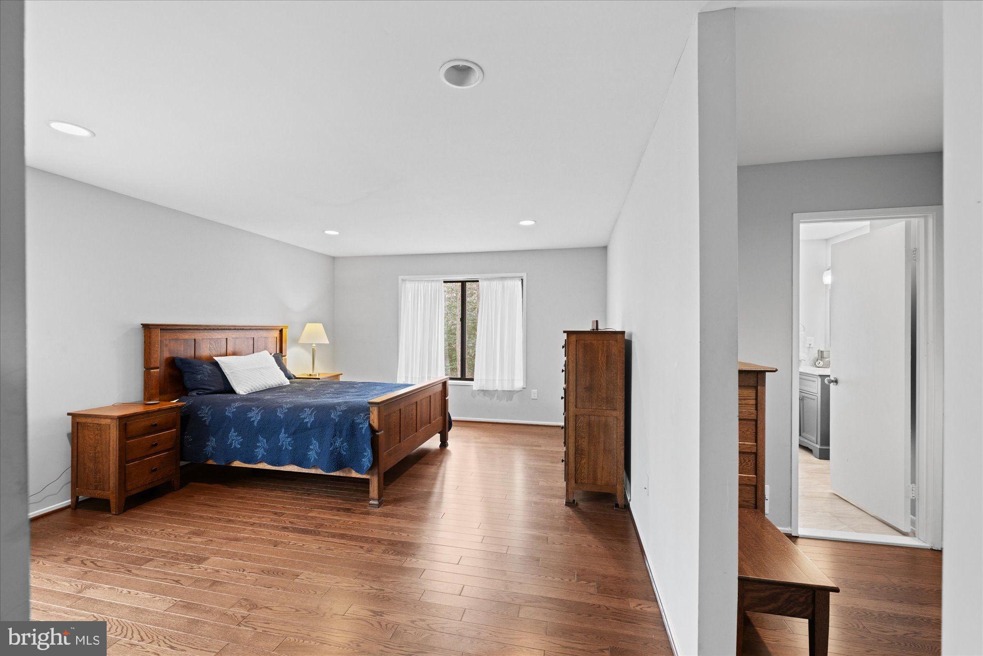 2519 OAKENSHIELD DRIVE