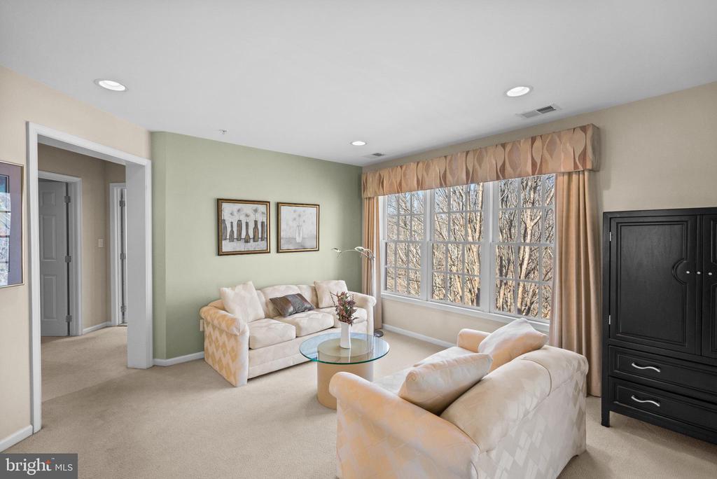 509 OAK KNOLL TERRACE